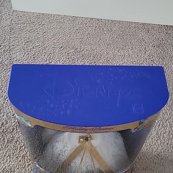 Holiday Disney Snow White Barbie - Picture 6 of 9